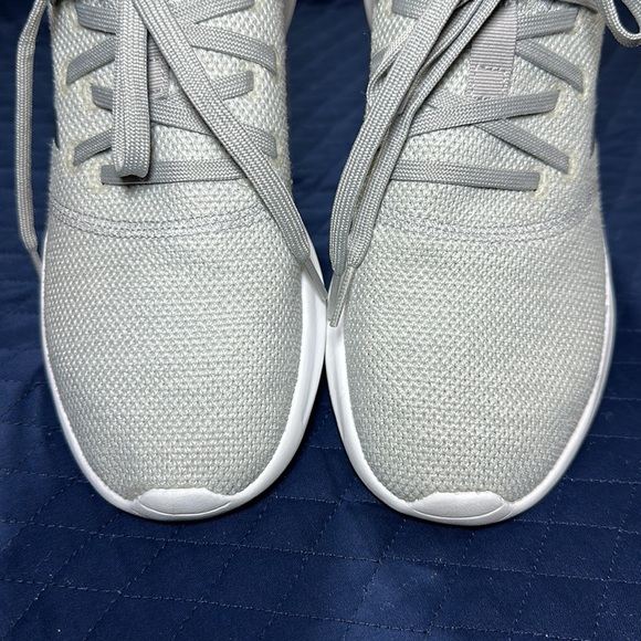 Adidas Cloudfoam Light Gray Sneaker/Tennis/Casual Shoe. Women’s Size 10 Like New - Picture 6 of 7